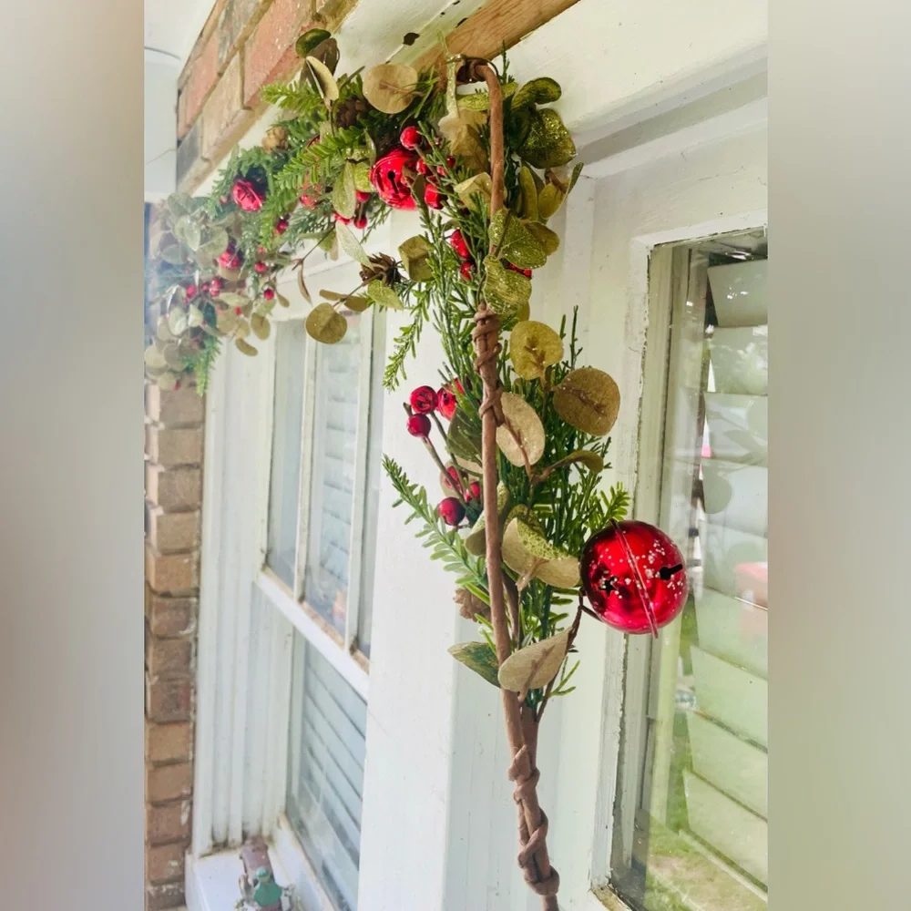 Resounding Cheer Christmas Jingle Bell Garland